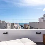 Cozy For Solo Traveller Or Young Couple With Stunning View To The Ocean